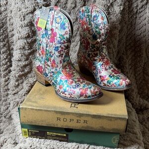 Roper Ingrid Women's Floral Ankle Boots - Multicolor